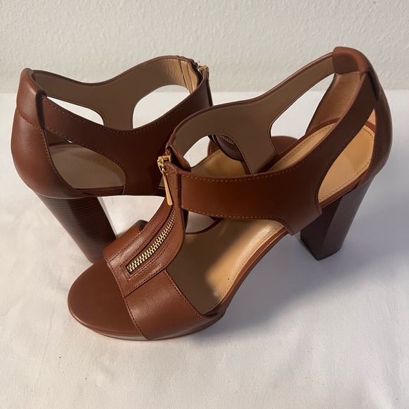 Michael Kors Shoes - Michael Kors sexy women’s open toe platform sandals, brown, 9 1/2M, pre-owned.